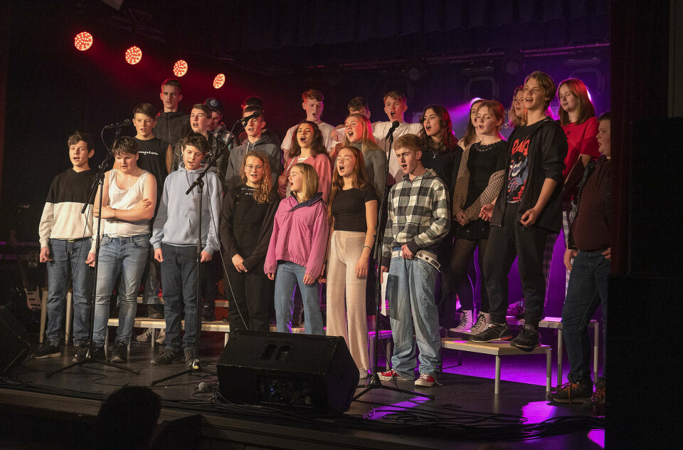 FELLES AVSLUTNING: Ein felles song med alle elevane avslutta showet.