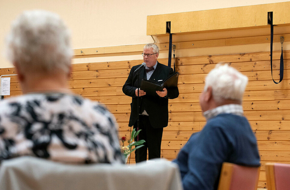 DIKTAR: Stuntpoet Arne Torget leverte dikt både med humor og alvor, og var eit høgdepunkt for mange.
