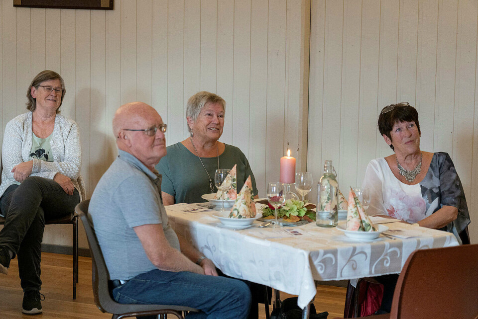 KOSTE SEG: Reidar Lunde, Anne Birgit Lunde og Marthe Amlie skrytte av eldredagsarrangementet.
